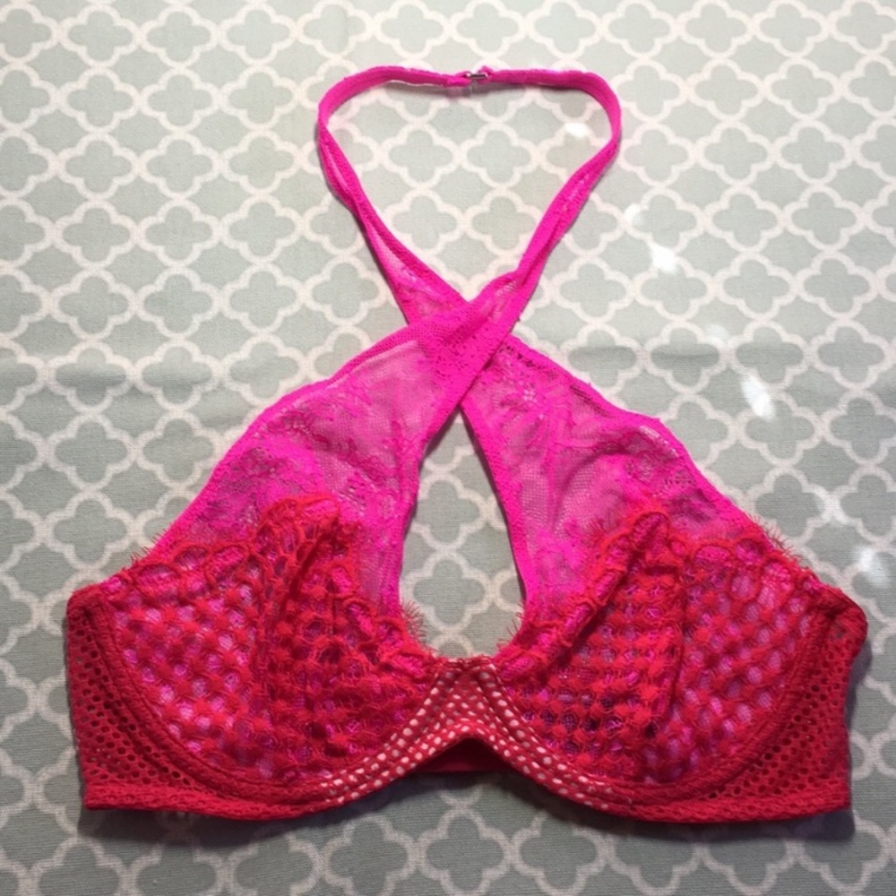 Victoria’s Secret Very Sexy Fishnet Halter 34C NWT